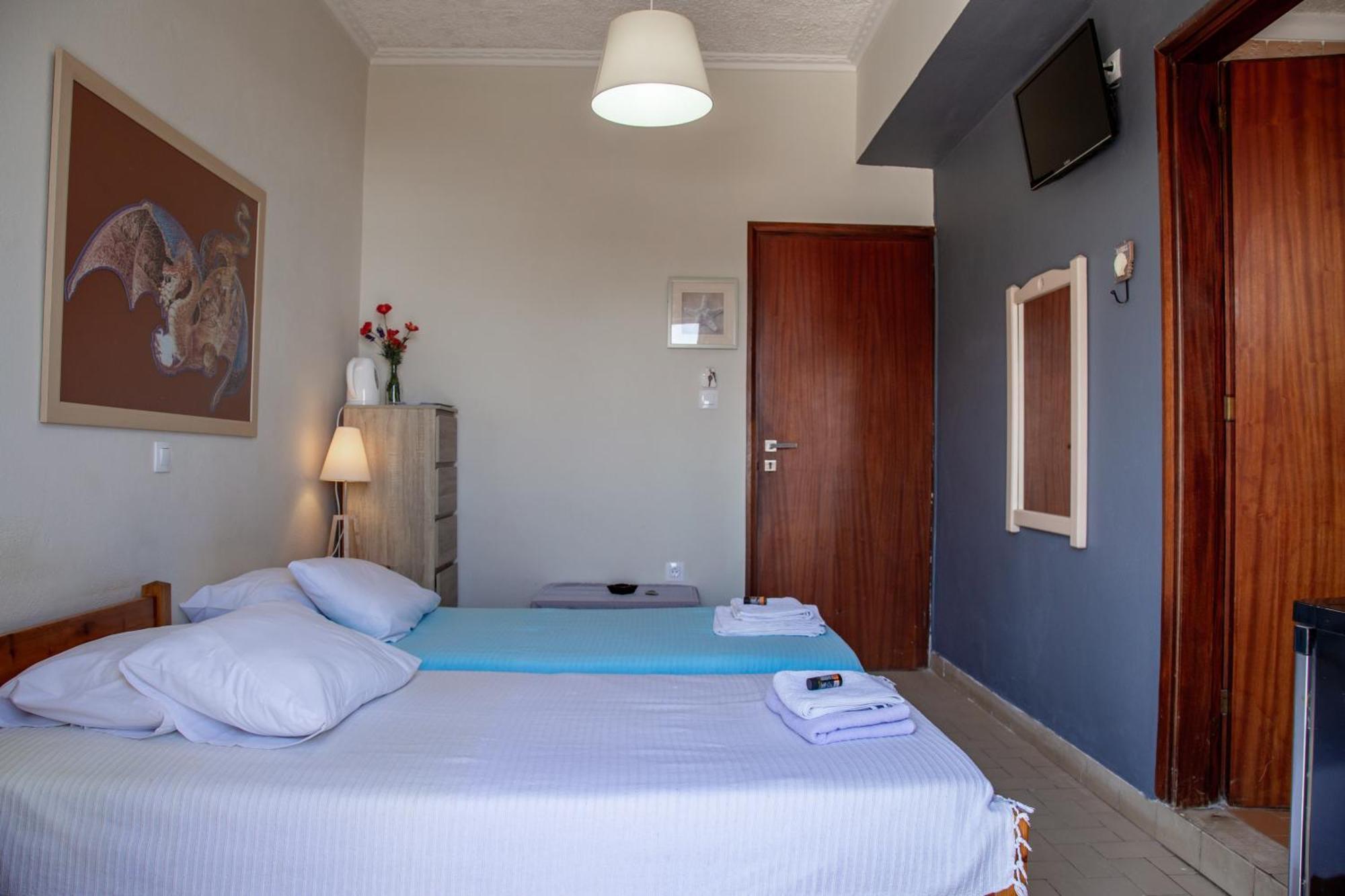 Nefeli Rooms Agia Marina Buitenkant foto