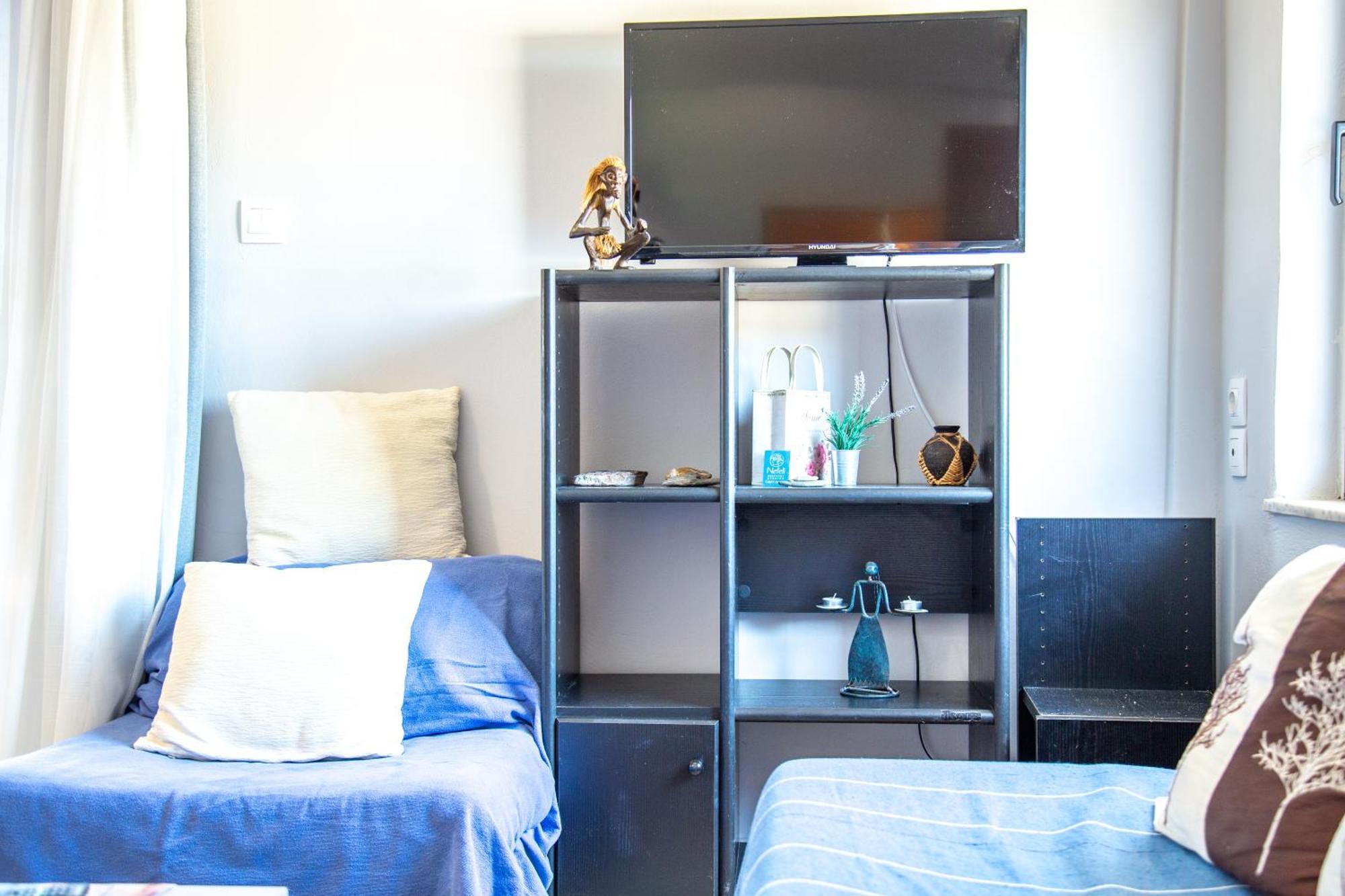 Nefeli Rooms Agia Marina Buitenkant foto