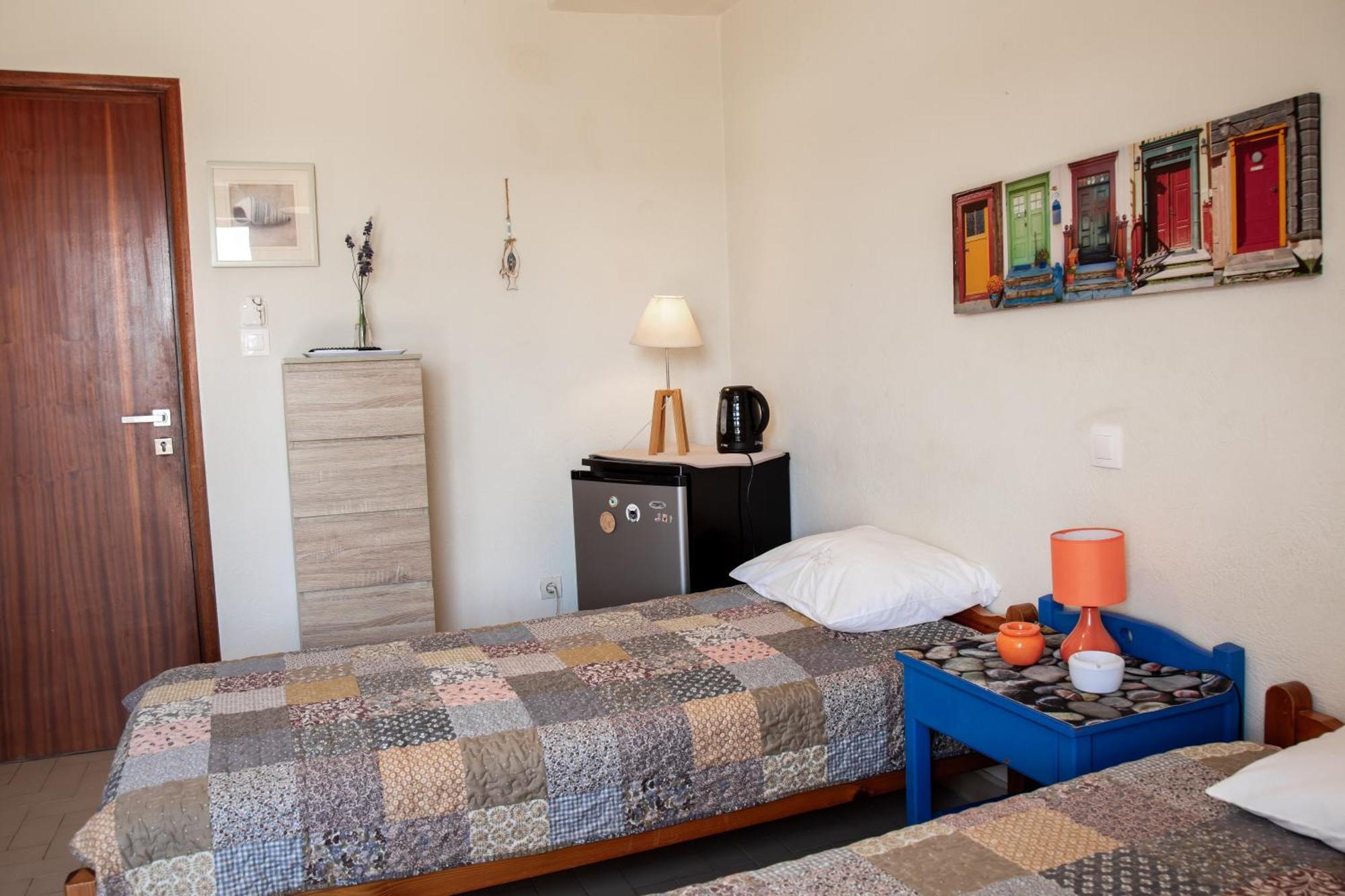 Nefeli Rooms Agia Marina Buitenkant foto