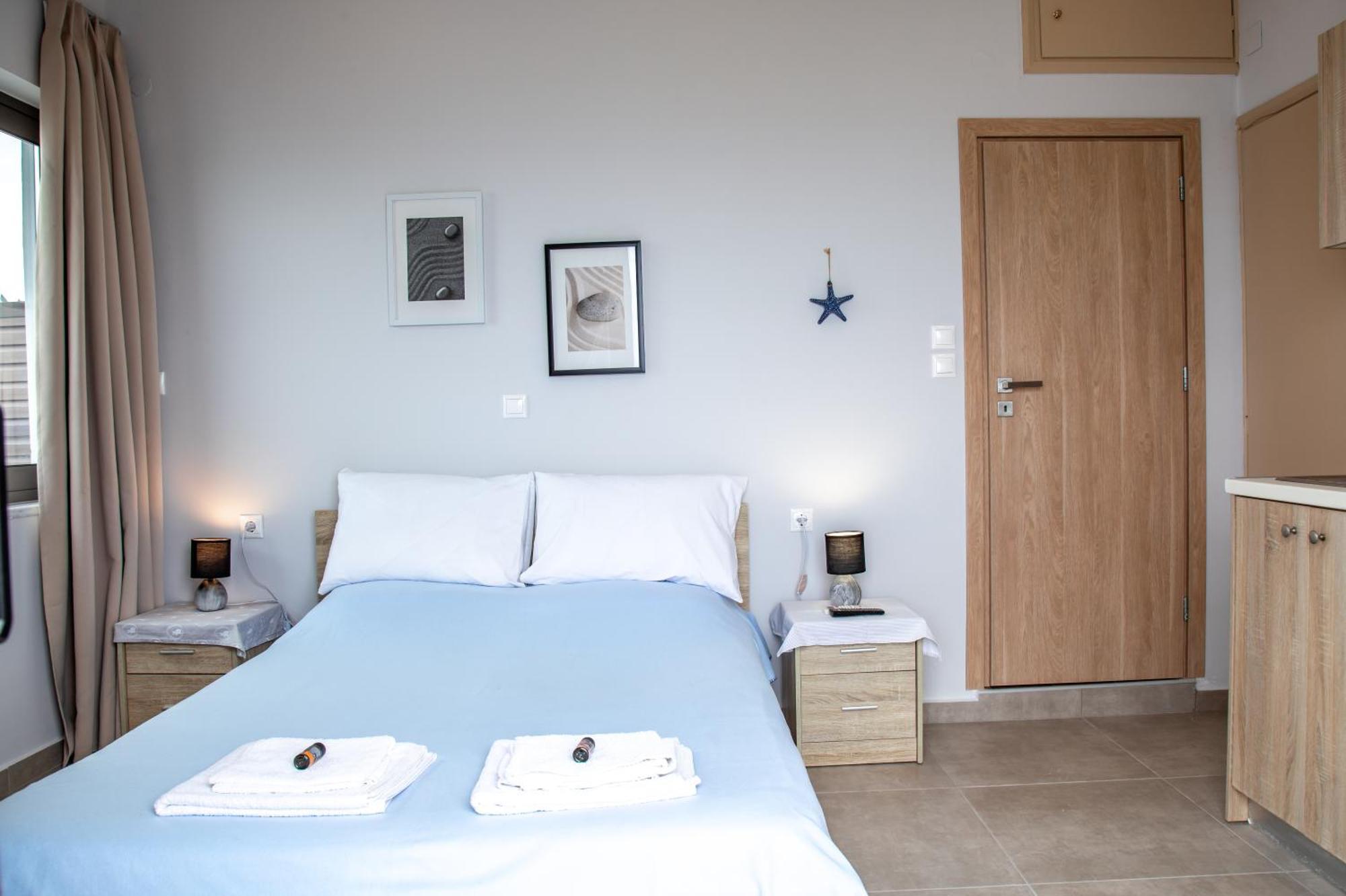 Nefeli Rooms Agia Marina Buitenkant foto
