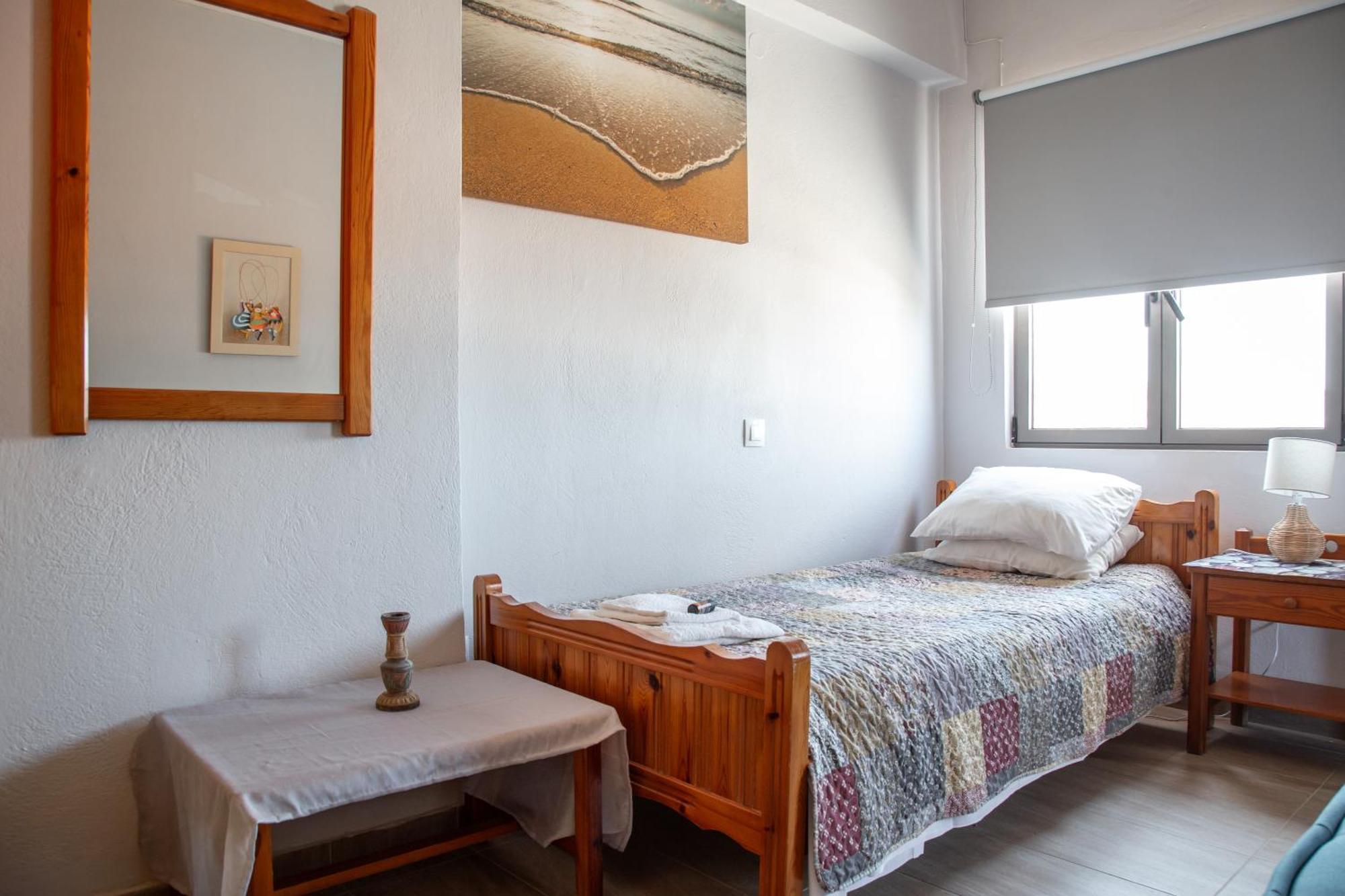 Nefeli Rooms Agia Marina Buitenkant foto