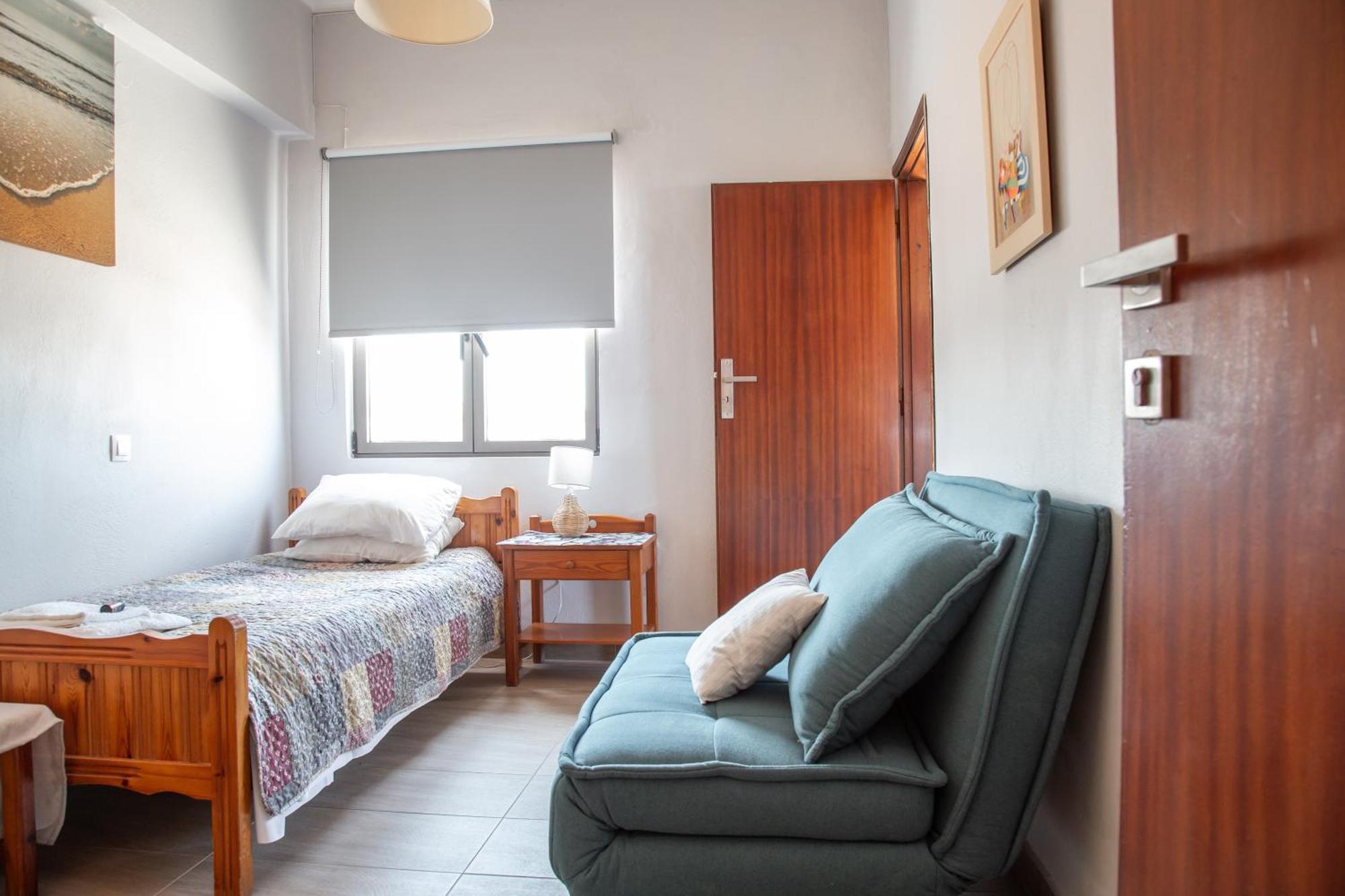 Nefeli Rooms Agia Marina Buitenkant foto