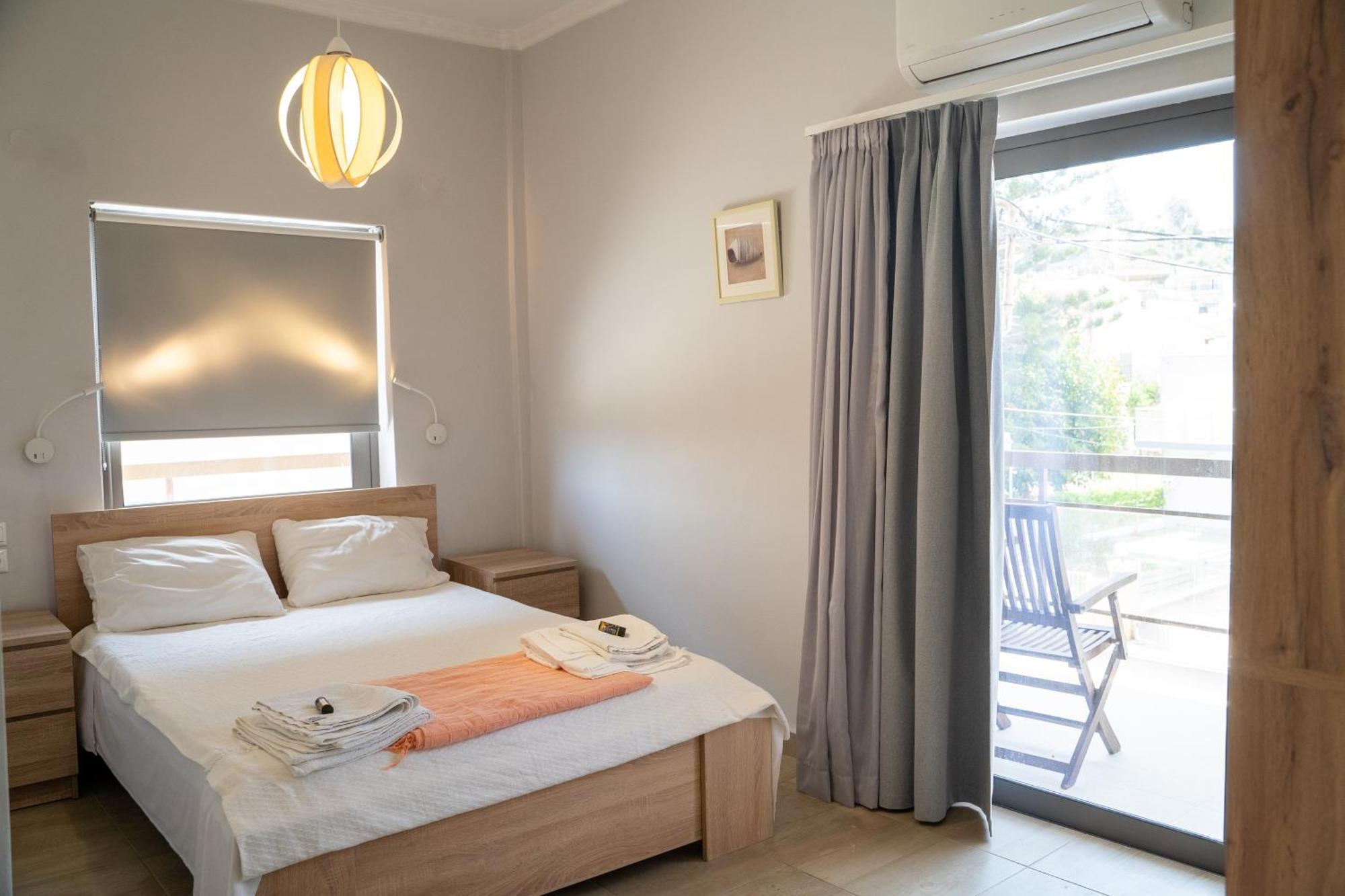 Nefeli Rooms Agia Marina Buitenkant foto